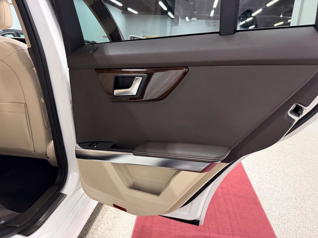 Used 2013 Mercedes-Benz GLK 350 4MATIC image 26