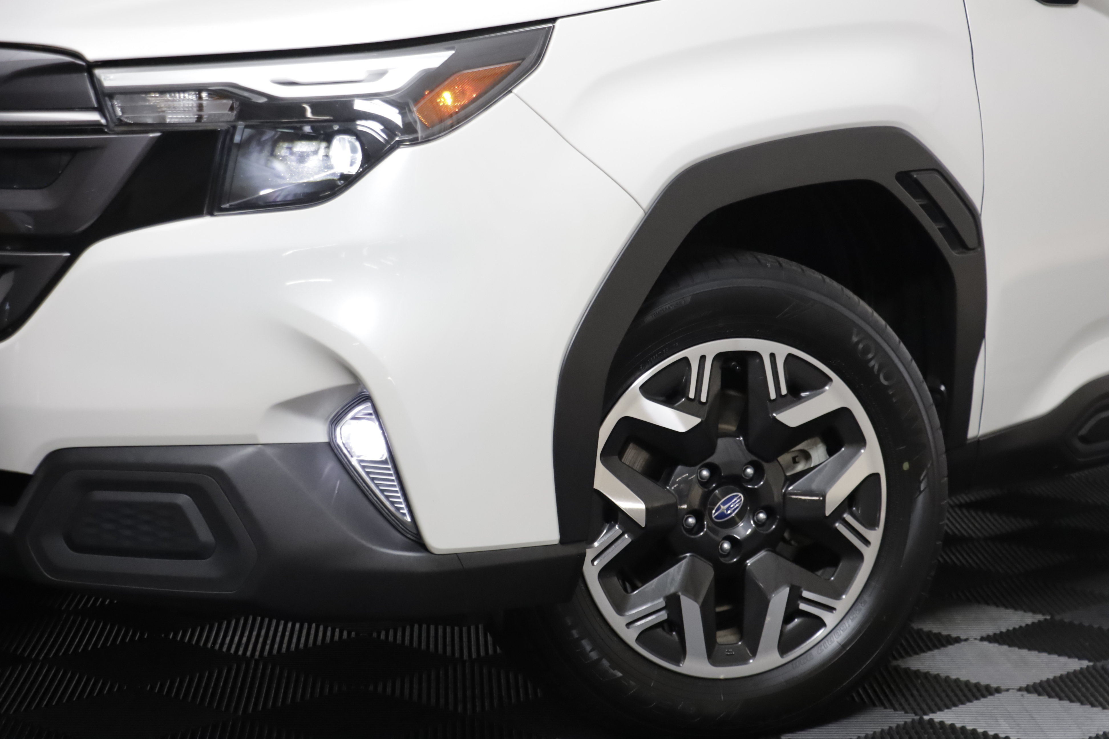 Used 2025 Subaru Forester Premium AWD/4WD image 3