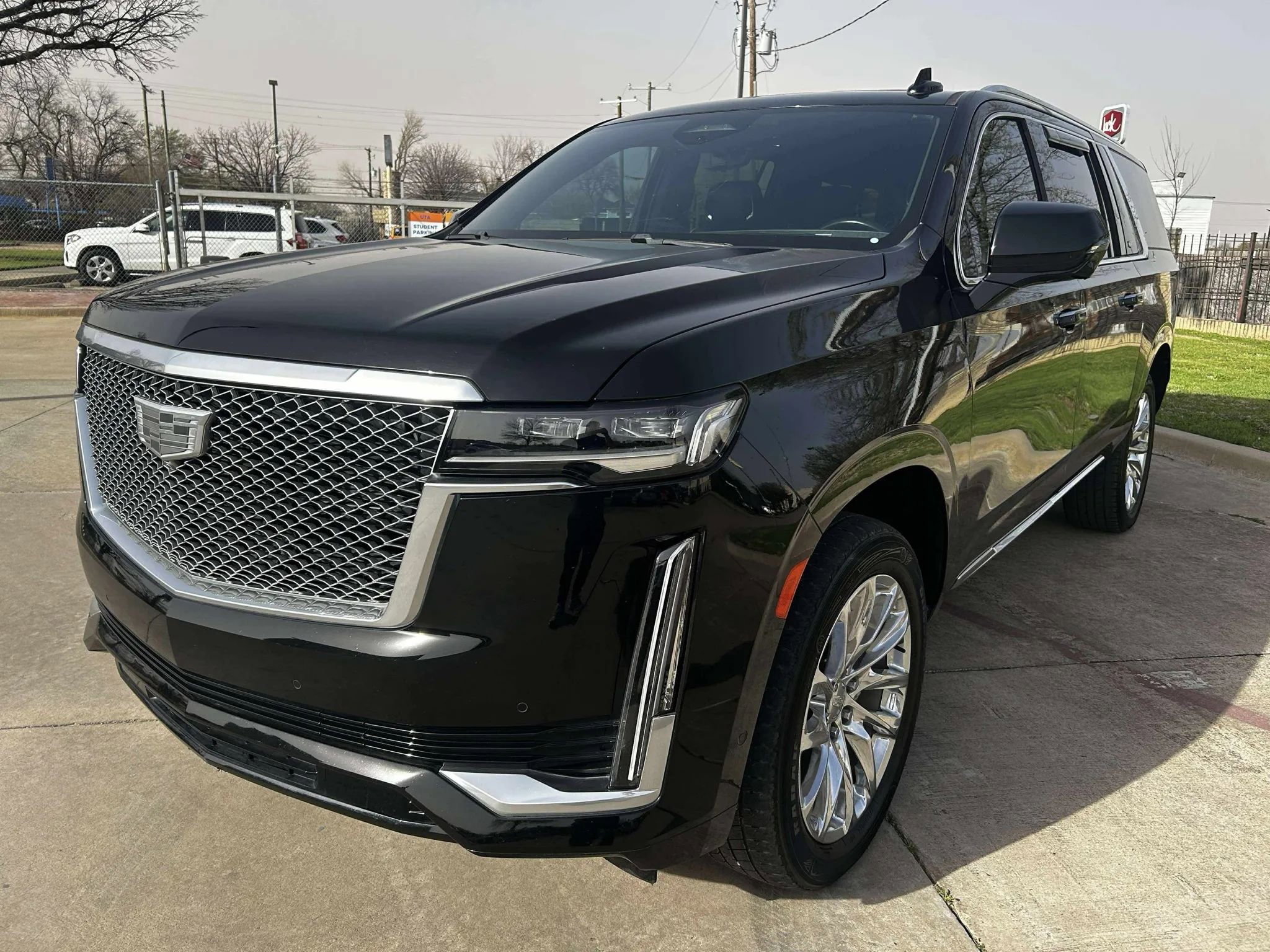 Used 2023 Cadillac Escalade ESV Premium Luxury w/ LPO, Radiant Package AWD/4WD image 1