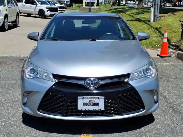 Used 2015 Toyota Camry SE FWD image 2