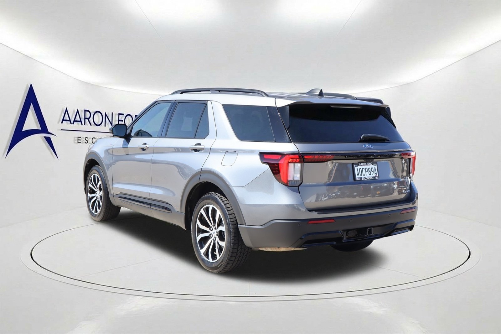 Used 2025 Ford Explorer ST-Line AWD/4WD image 7