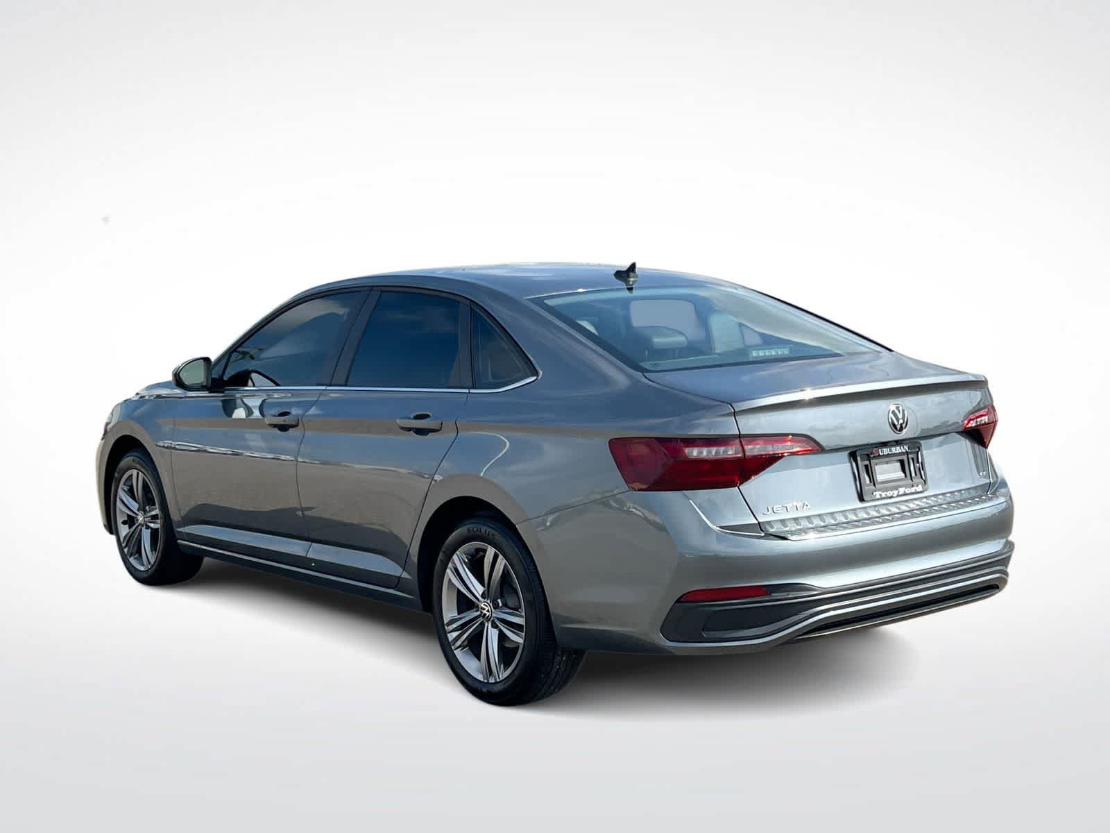 Used 2024 Volkswagen Jetta SE w/ Panoramic Sunroof Package FWD image 6