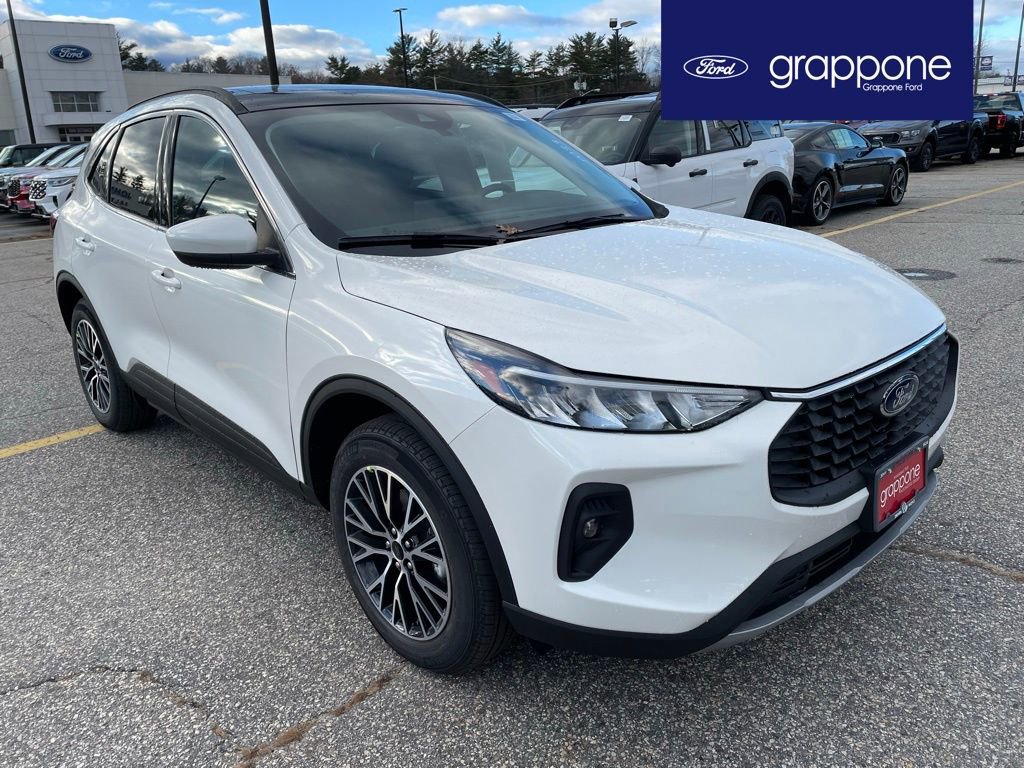 New 2026 Ford Escape SE w/ Class II Trailer Tow Package FWD image 1