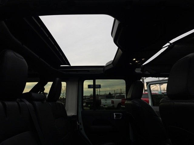 Used 2023 Jeep Wrangler Unlimited Sahara w/ Cold Weather Group image 43