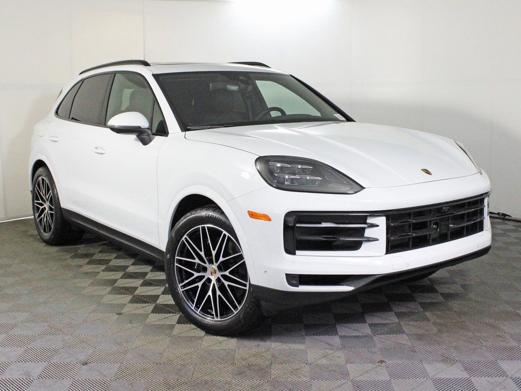 Certified 2025 Porsche Cayenne image 9