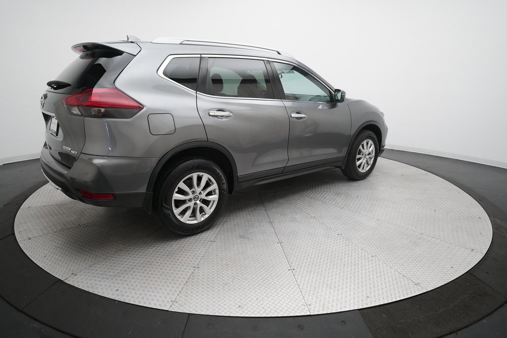 Used 2020 Nissan Rogue SV image 36