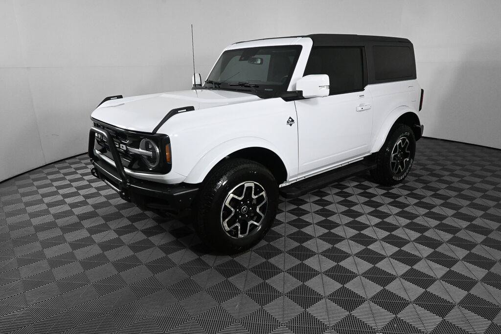 Used 2022 Ford Bronco Outer Banks AWD/4WD image 1