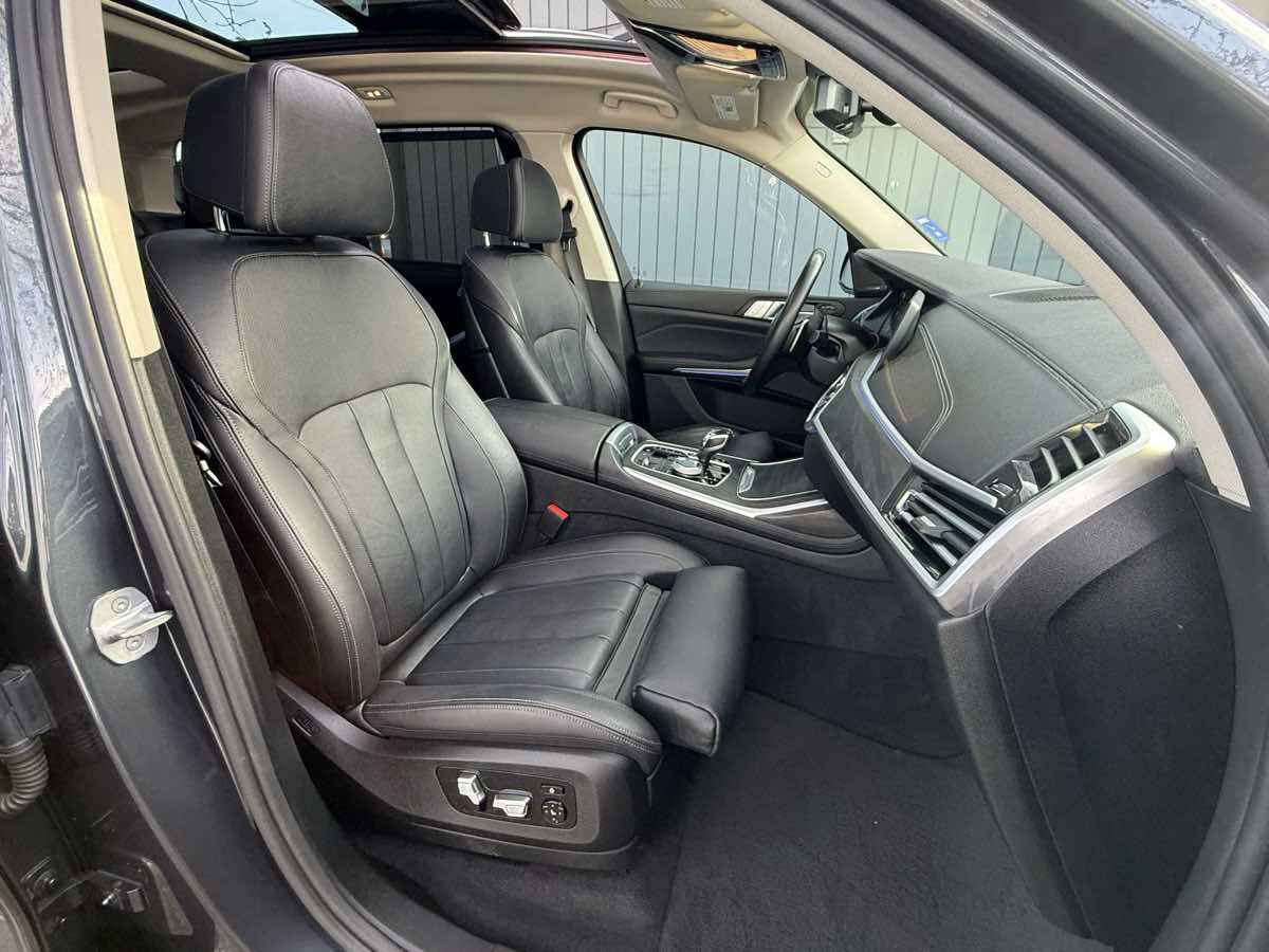 Used 2019 BMW X7 xDrive50i w/ Premium Package image 12