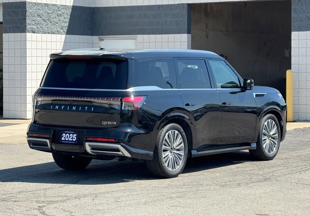 Used 2025 INFINITI QX80 Sensory AWD/4WD image 4