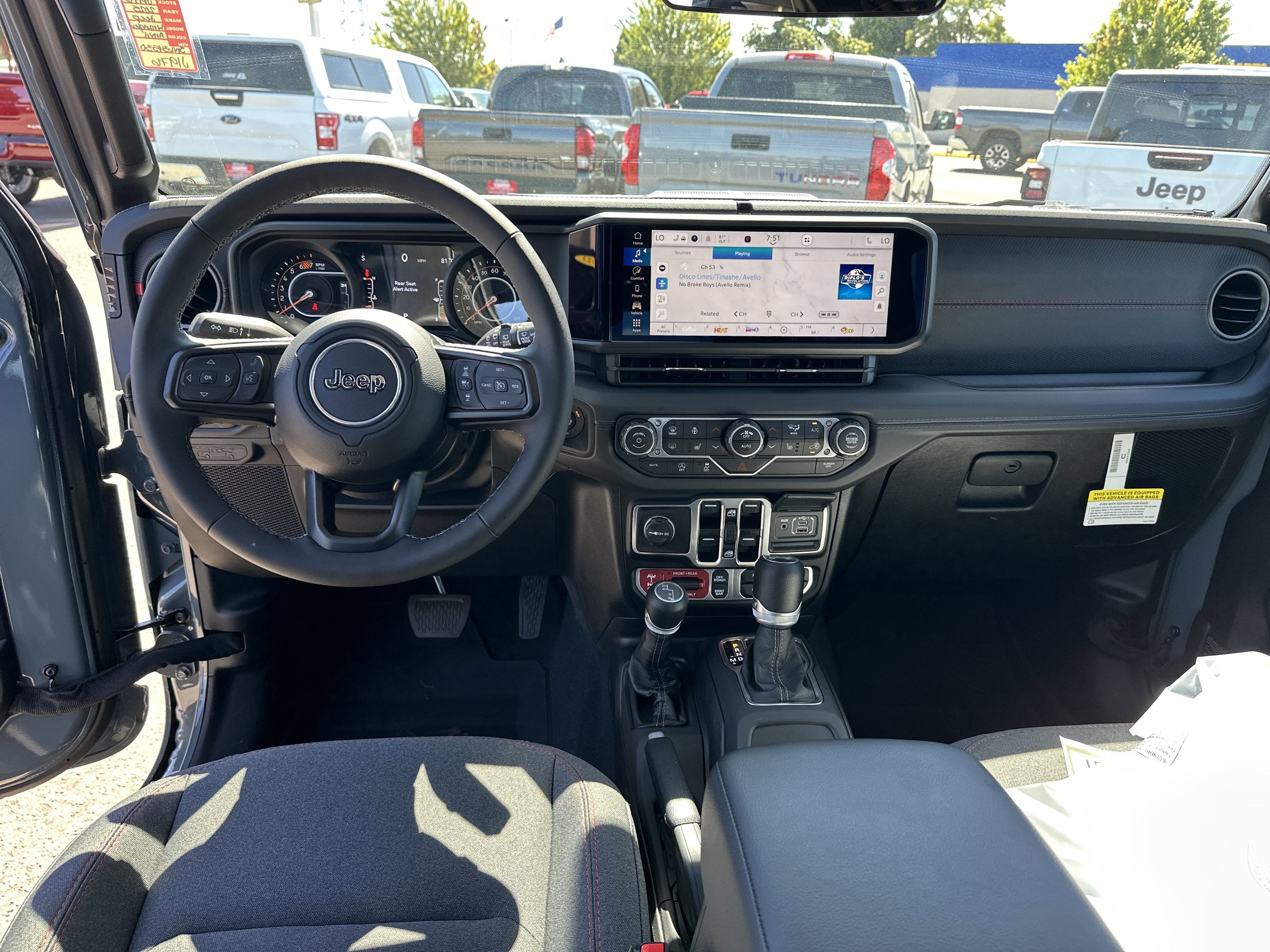 New 2025 Jeep Wrangler Unlimited Rubicon w/ Convenience Group image 11