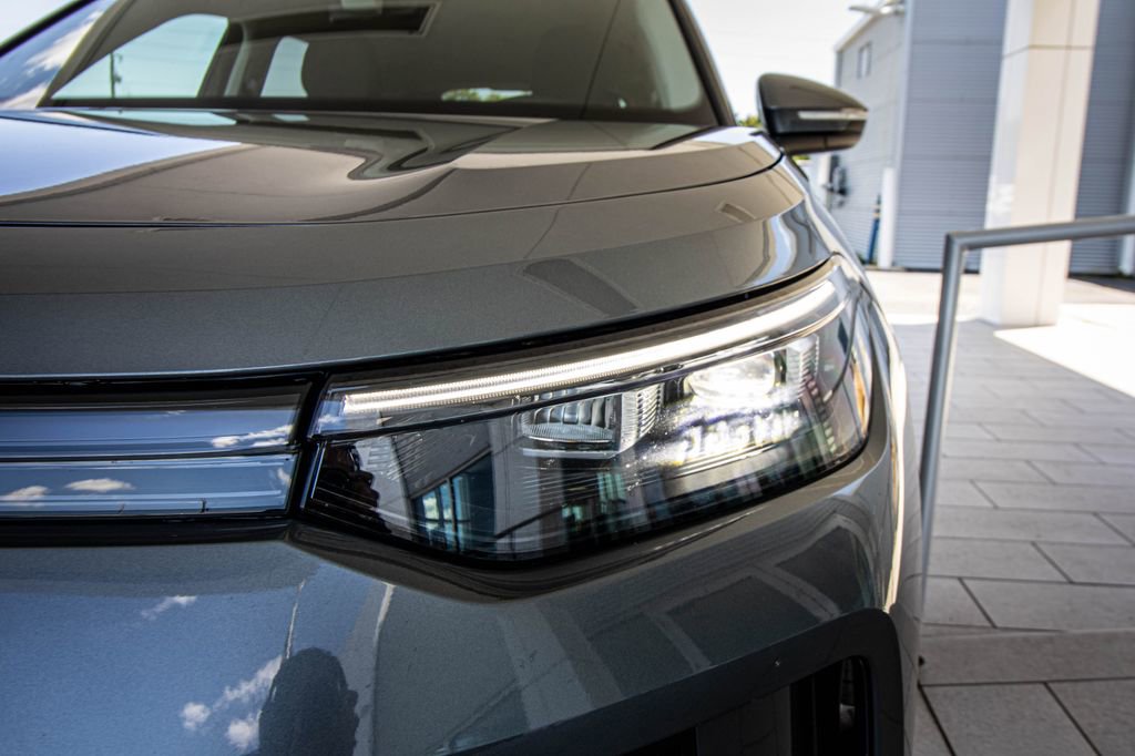 Used 2025 Volkswagen Tiguan S FWD image 6
