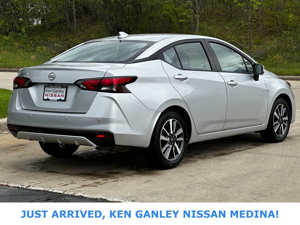 Used 2025 Nissan Versa SV FWD image 3