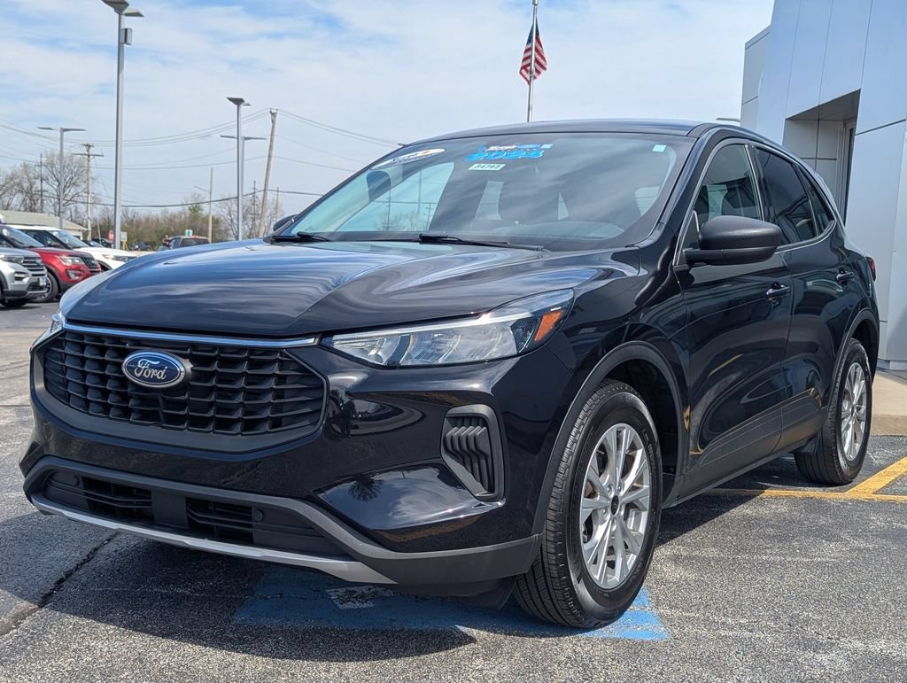 Certified 2024 Ford Escape Active w/ Cold Weather Package FWD image 7