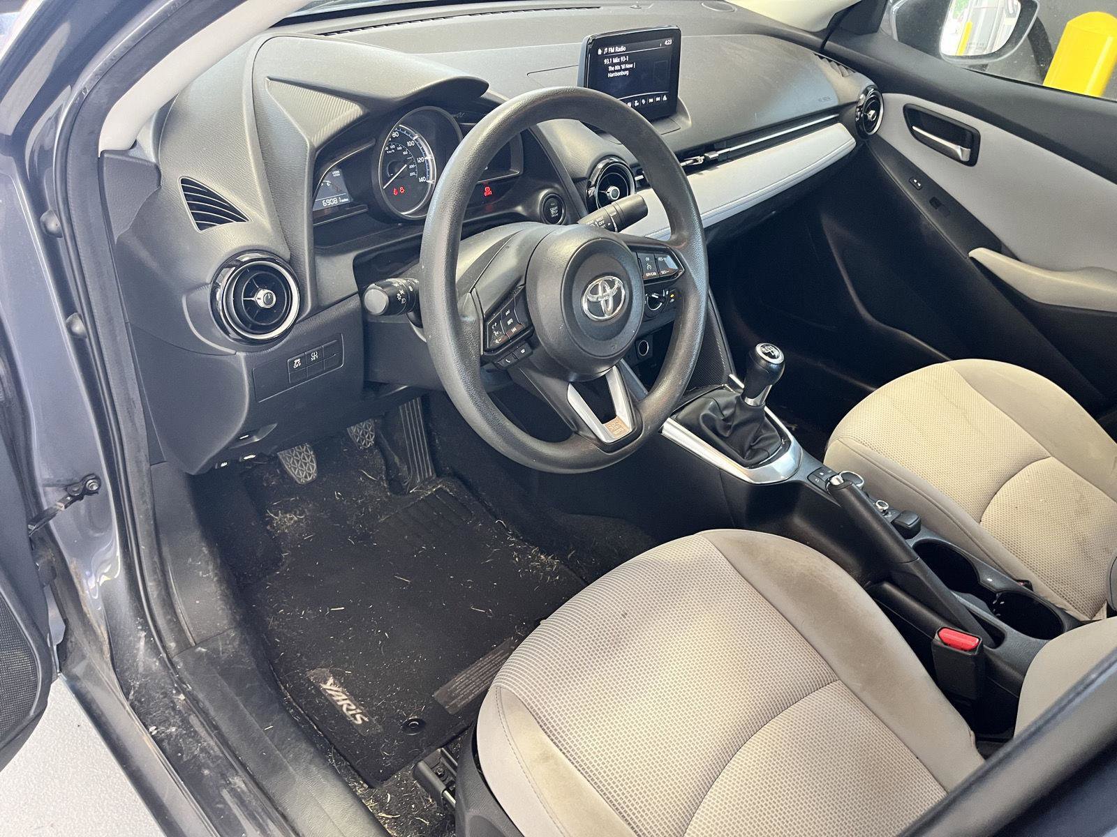 Used 2019 Toyota Yaris LE FWD image 10