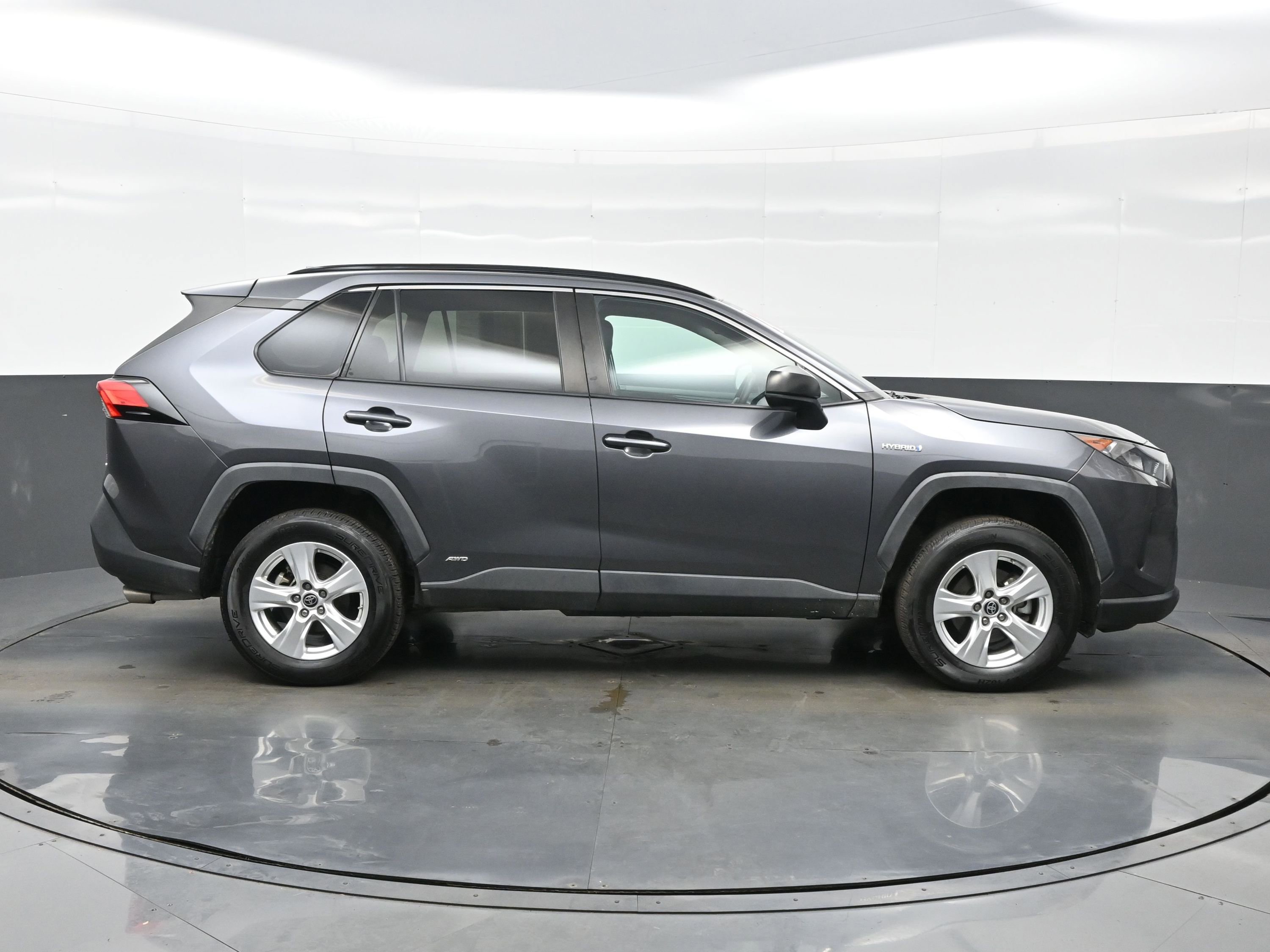 Used 2021 Toyota RAV4 LE AWD/4WD image 7