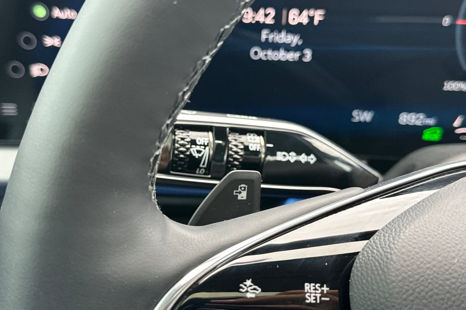 Certified 2025 Cadillac Optiq Luxury 1 image 36