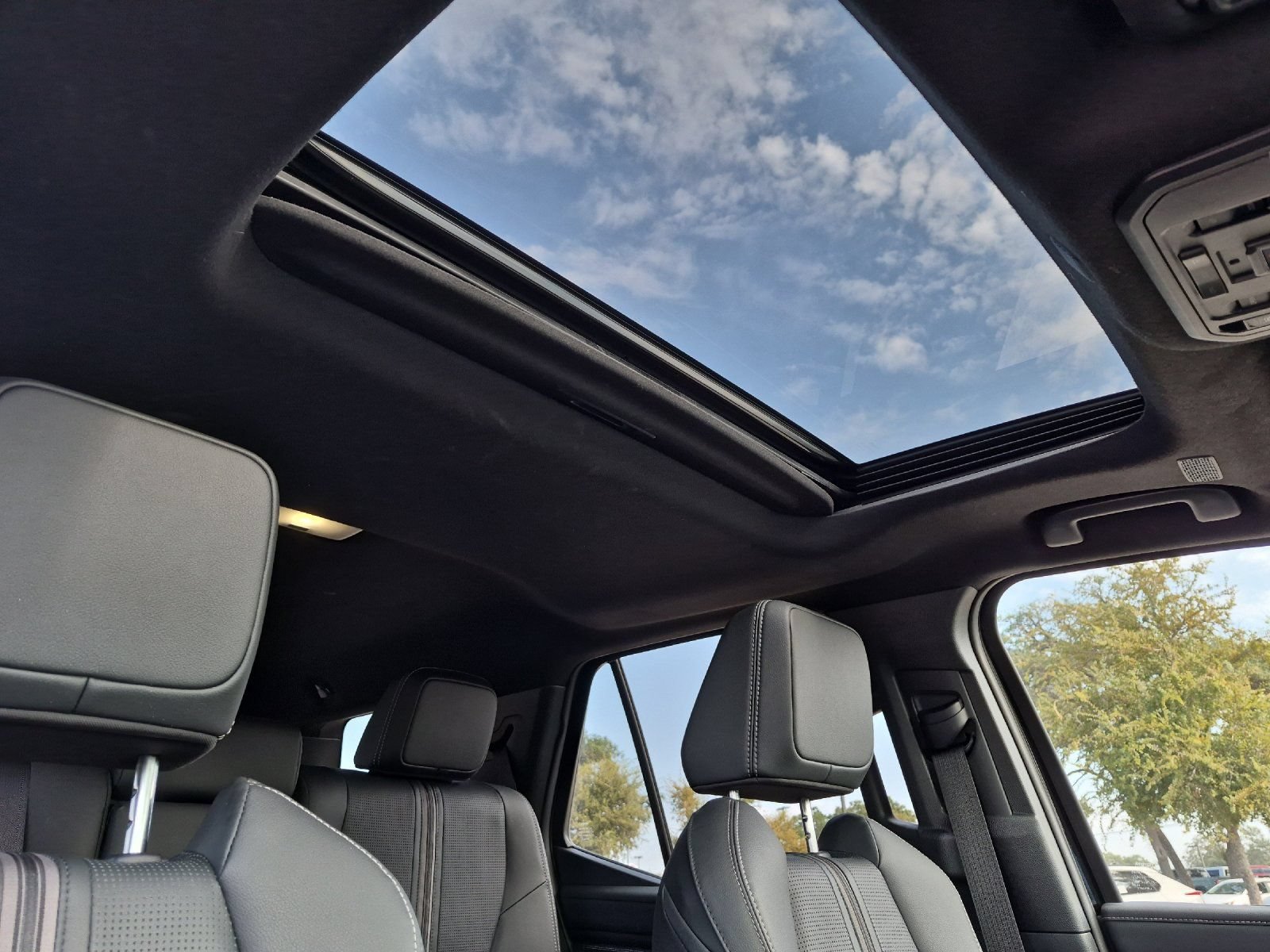 Certified 2025 Toyota 4Runner Limited AWD/4WD image 17