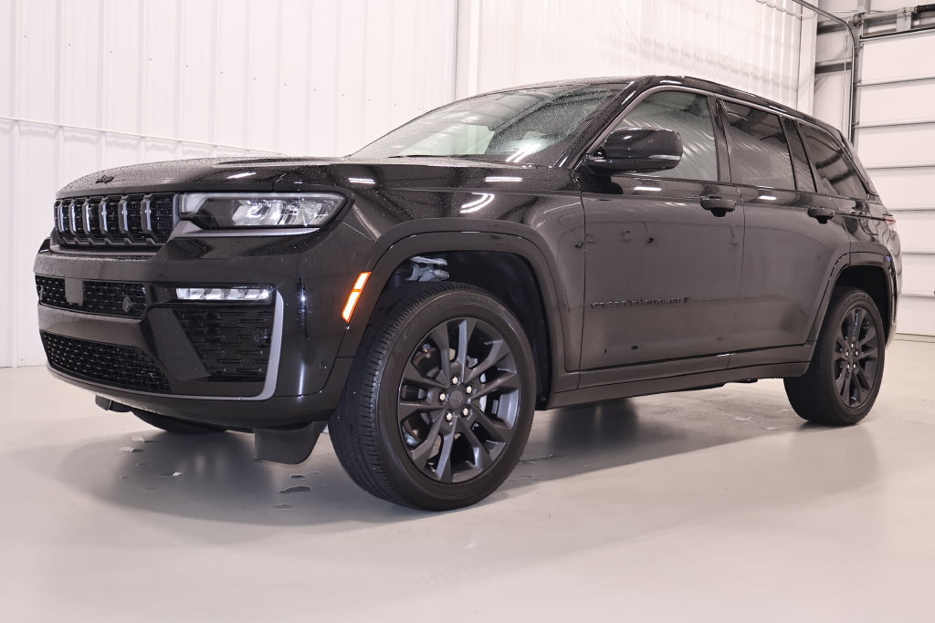 Used 2026 Jeep Grand Cherokee Limited AWD/4WD image 5
