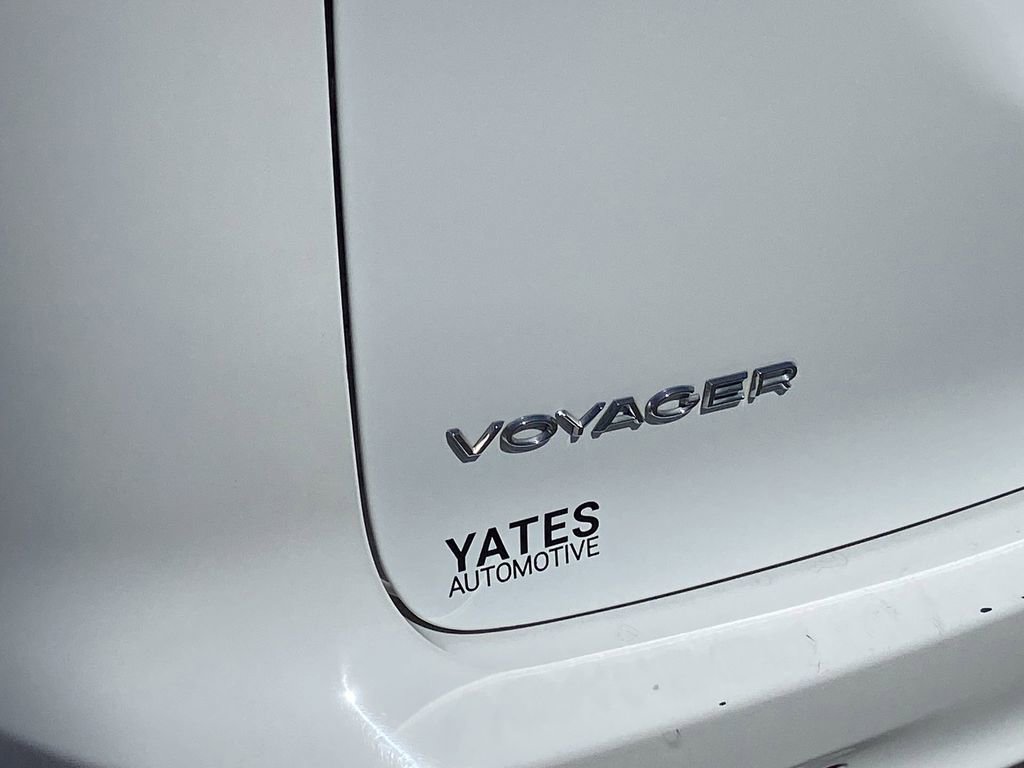 Used 2022 Chrysler Voyager LX FWD image 26