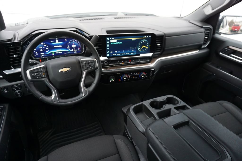 Used 2024 Chevrolet Silverado 1500 LT image 11