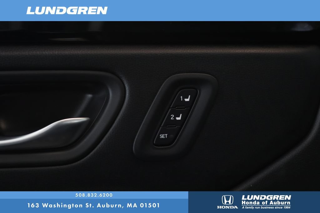 Used 2025 Honda Pilot EX-L image 12