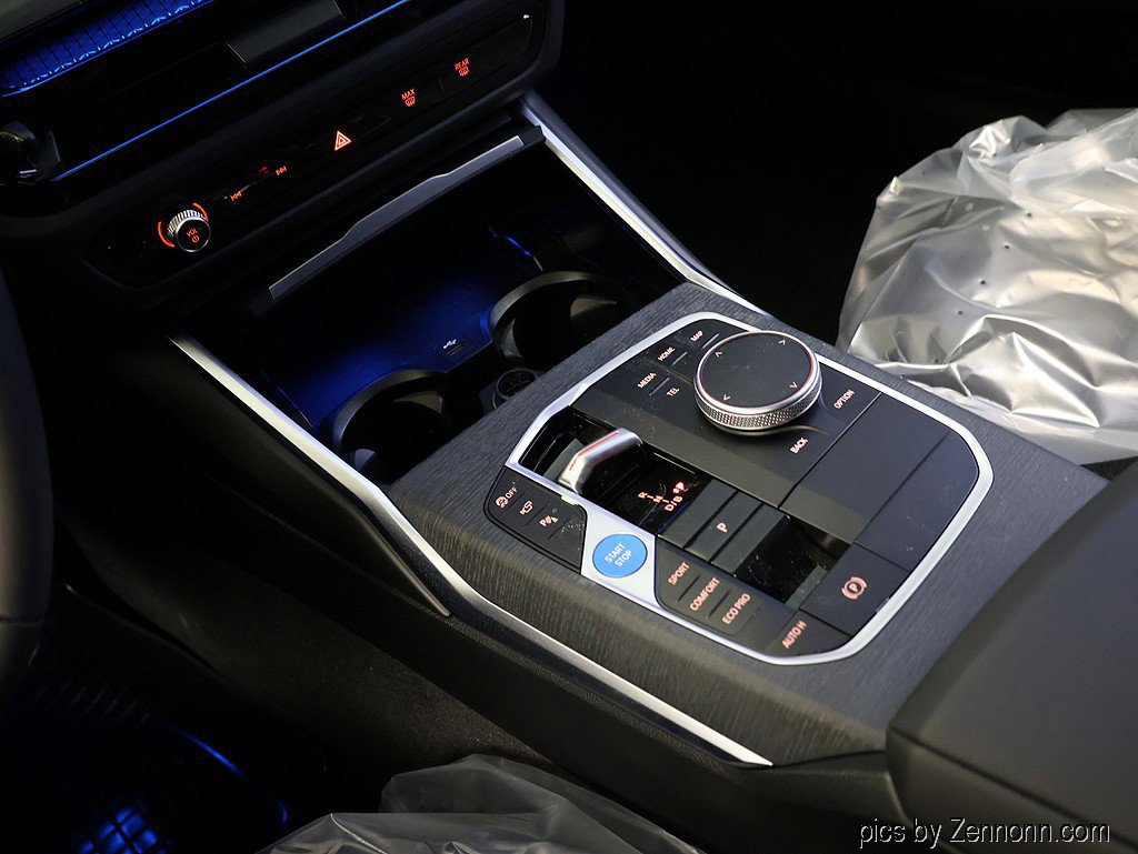 Used 2026 BMW i4 xDrive40i AWD/4WD image 19