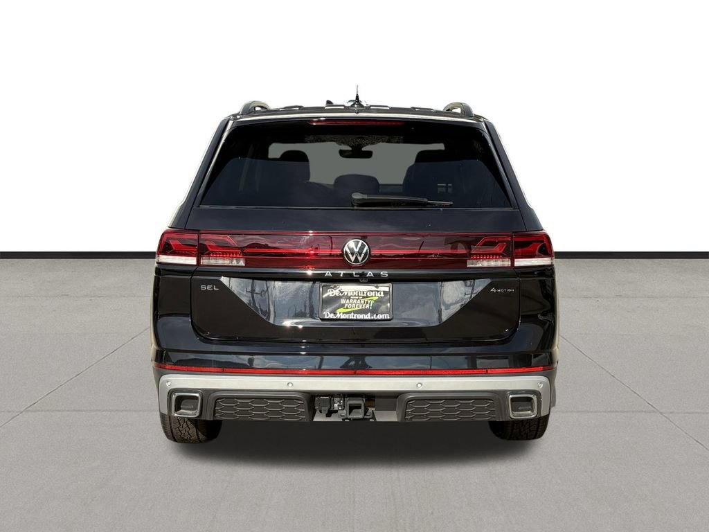 Used 2024 Volkswagen Atlas Peak Edition SEL AWD/4WD image 6