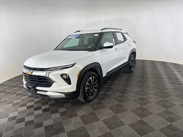 Used 2025 Chevrolet TrailBlazer LT AWD/4WD image 4