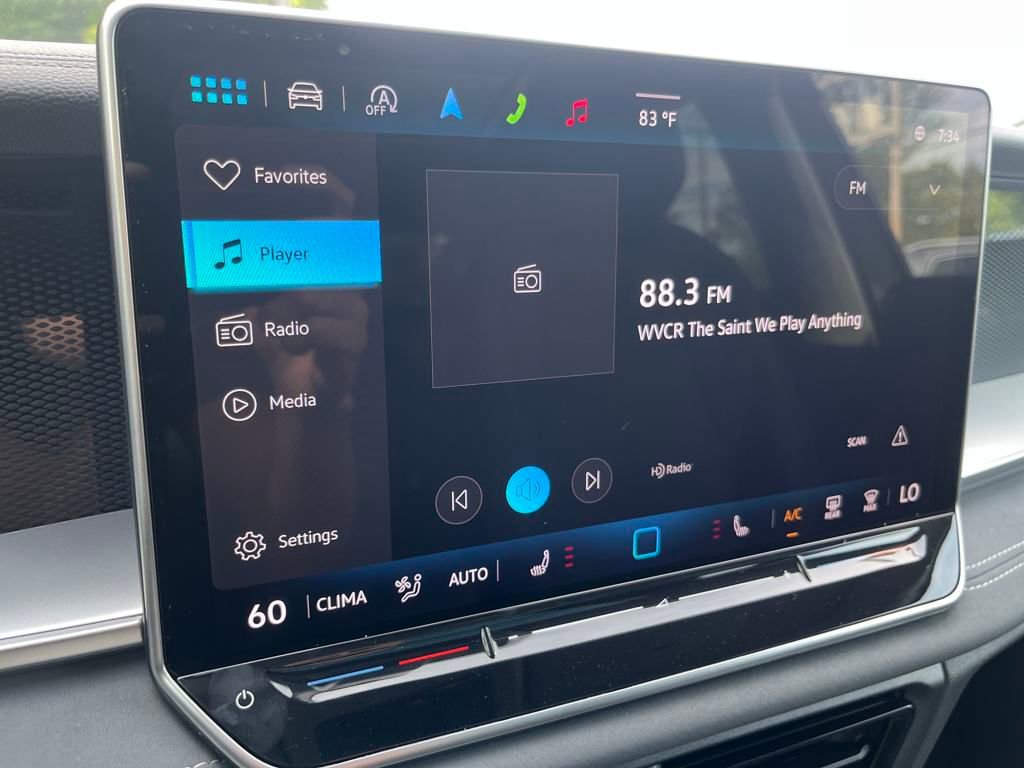 New 2025 Volkswagen Tiguan SE image 11