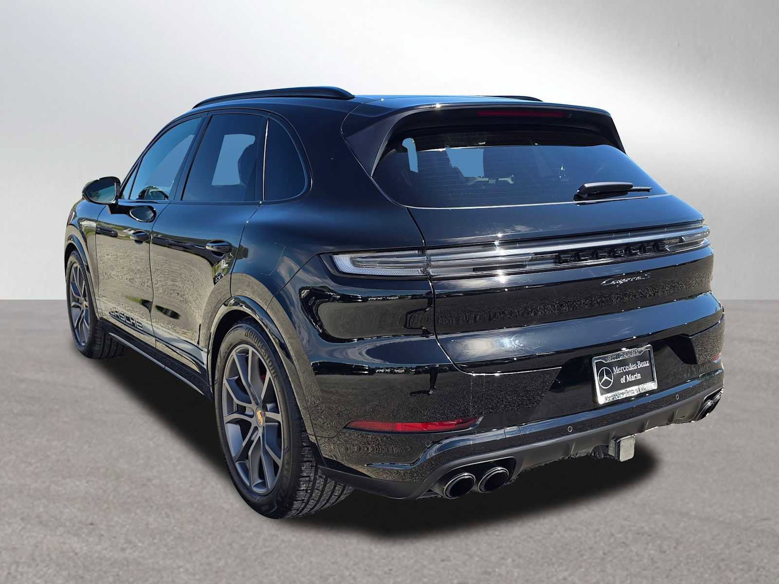 Used 2024 Porsche Cayenne S AWD/4WD image 5