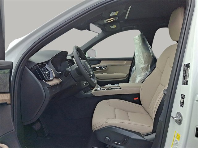 New 2026 Volvo XC90 B6 Plus w/ Protection Package Premier image 7