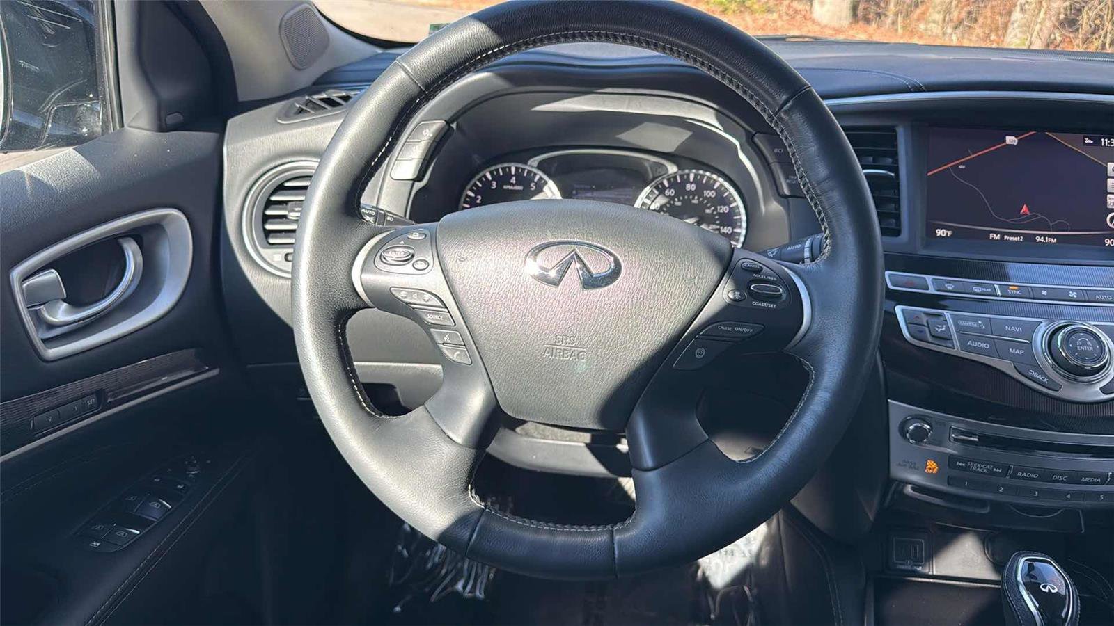 Used 2020 INFINITI QX60 Signature Edition w/ Cargo Package Essential image 17