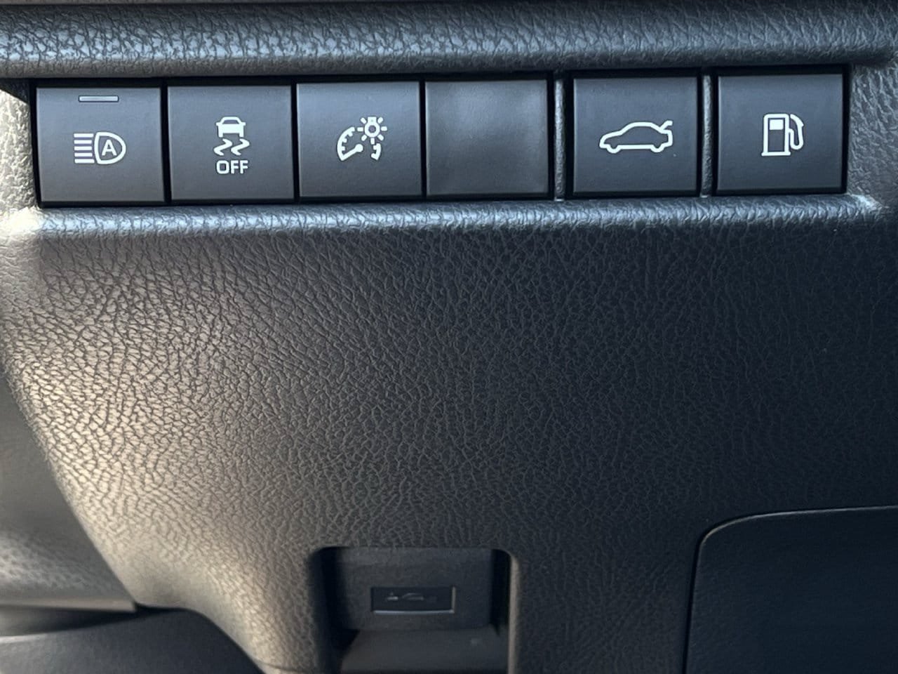 Used 2026 Toyota Camry SE w/ Convenience Package FWD image 20