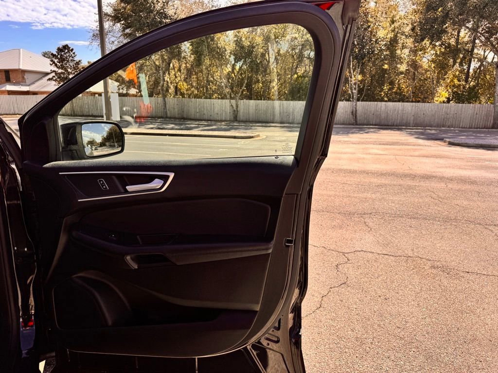 Used 2024 Ford Edge SEL image 32