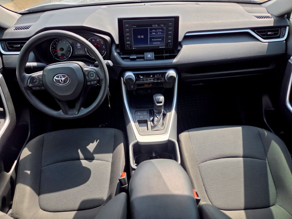 Used 2022 Toyota RAV4 LE FWD image 9