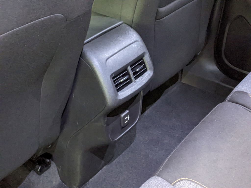 Used 2023 Chevrolet Equinox LT FWD image 24