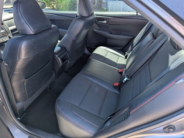 Used 2016 Toyota Camry SE FWD image 23