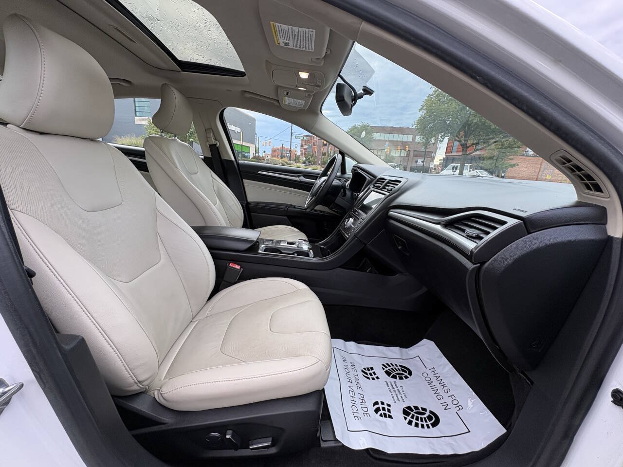 Used 2018 Ford Fusion Titanium FWD image 23