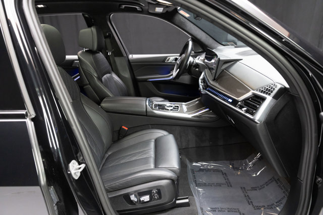Used 2024 BMW X7 M60i w/ Executive Package image 65