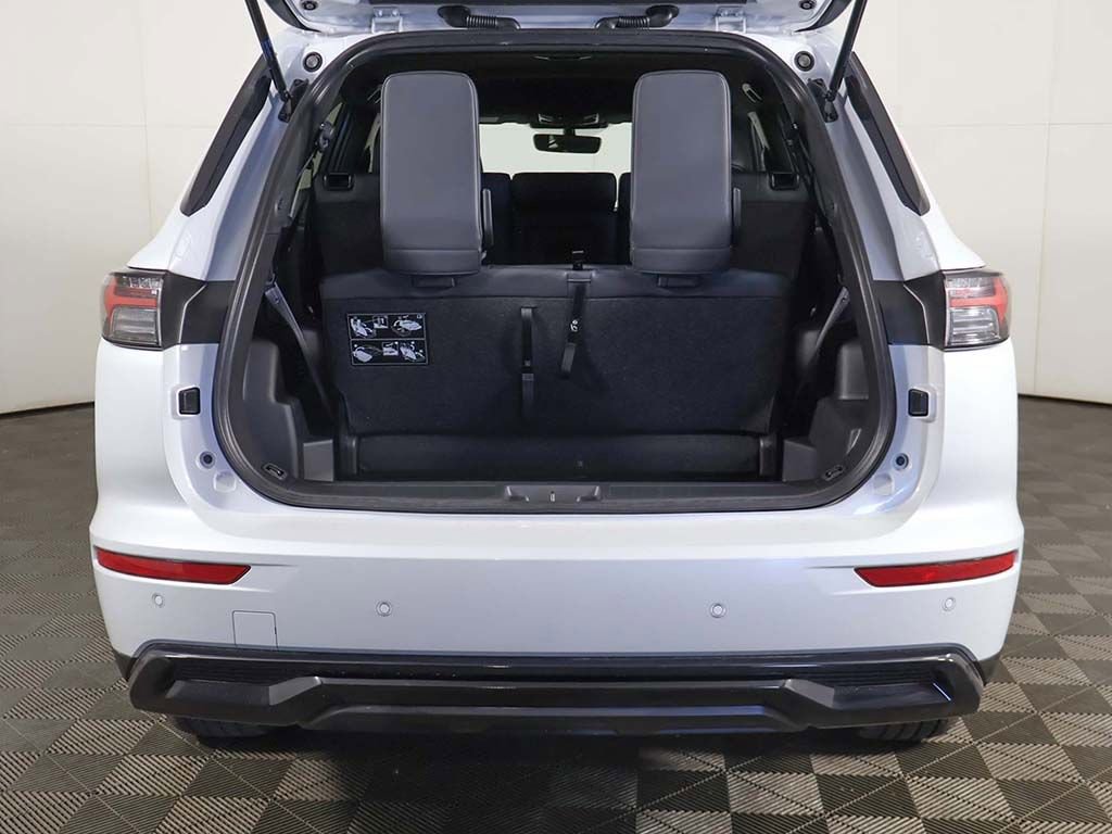 New 2026 Mitsubishi Outlander LE AWD/4WD image 17