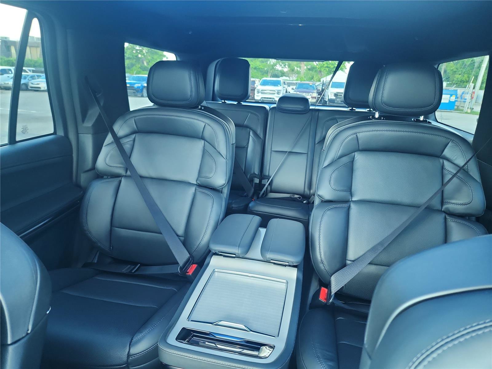 New 2027 Lincoln Navigator Reserve w/ Jet Appearance Package AWD/4WD image 16