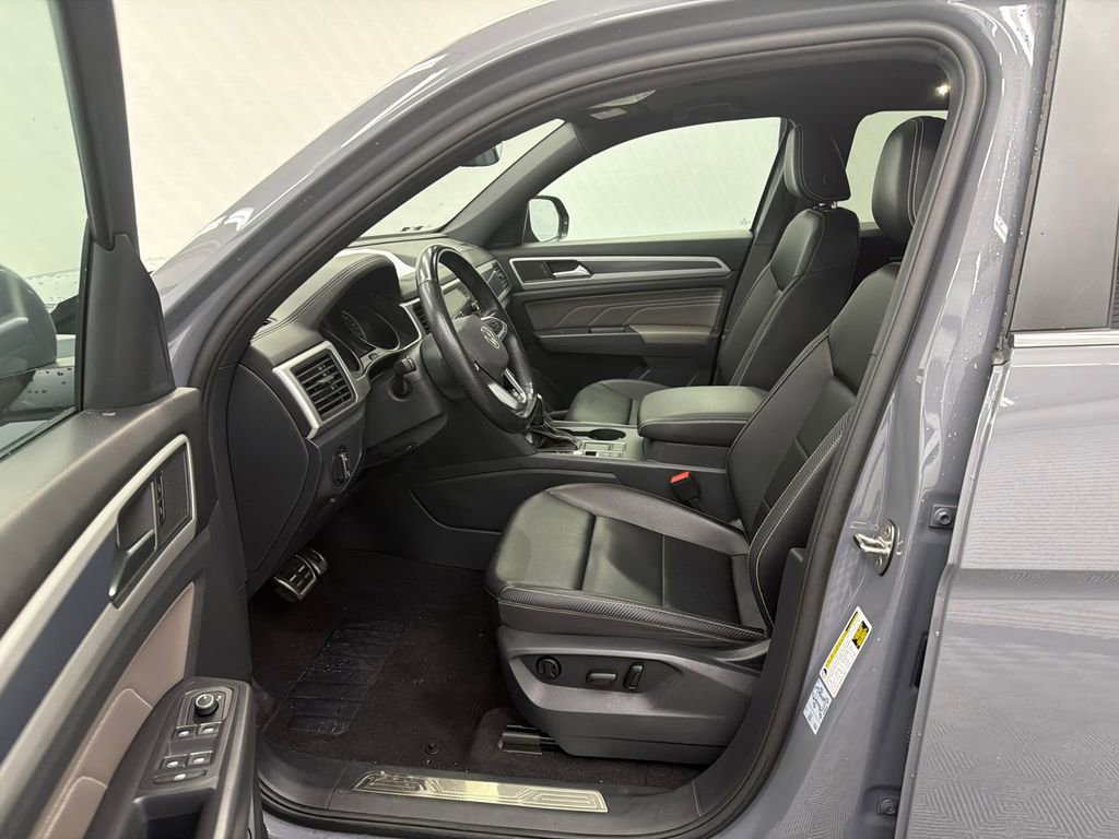 Used 2021 Volkswagen Atlas Cross Sport SE w/ Panoramic Sunroof Package image 9