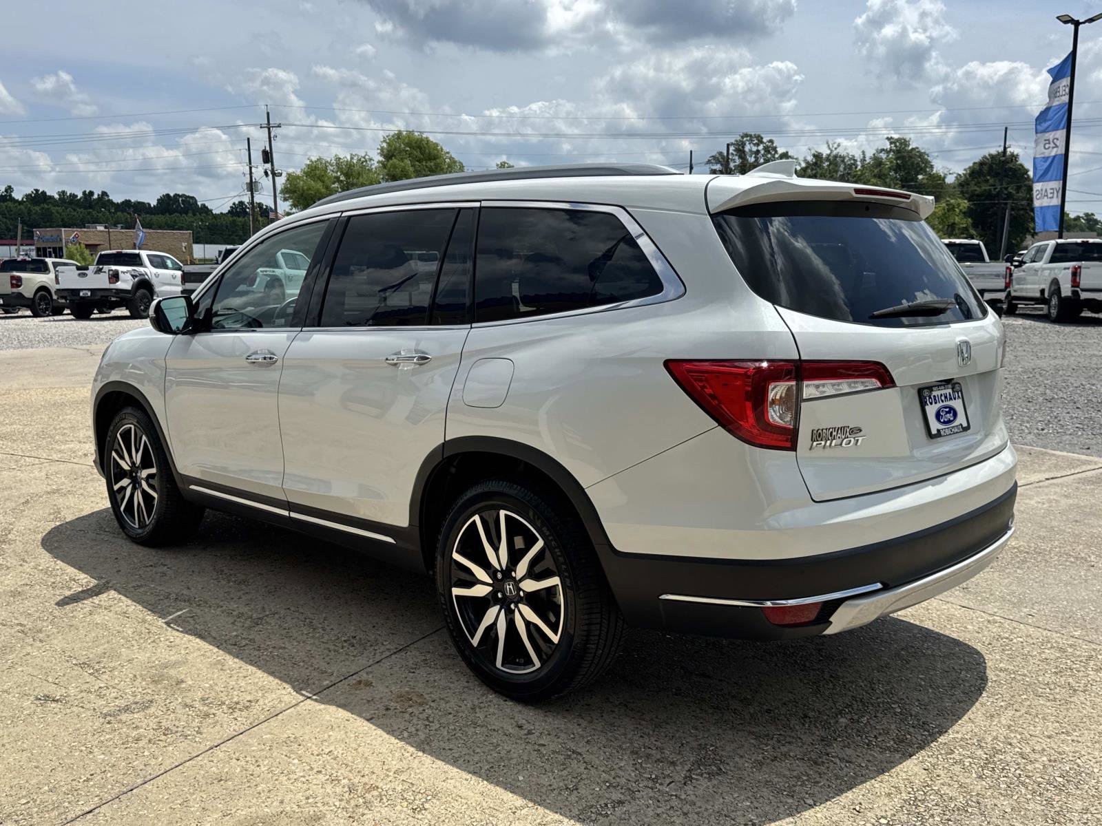 Used 2020 Honda Pilot Touring image 5