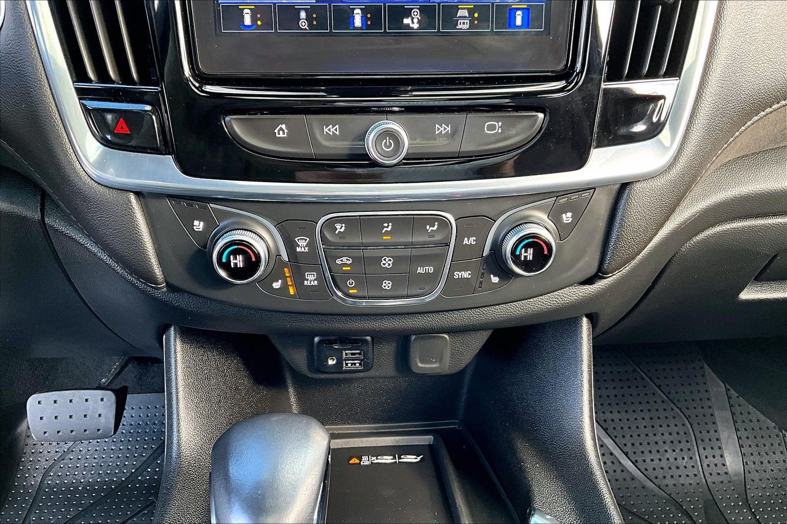 Used 2022 Chevrolet Traverse High Country w/ LPO, Floor Liner Package AWD/4WD image 24