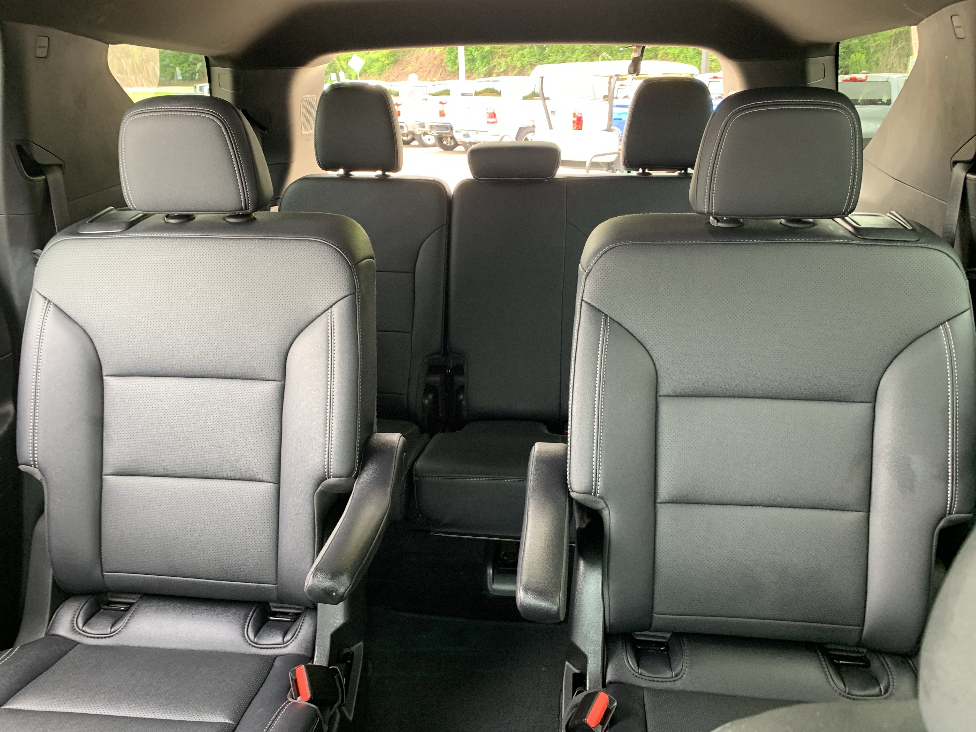 Used 2025 Chevrolet Traverse LT FWD image 33