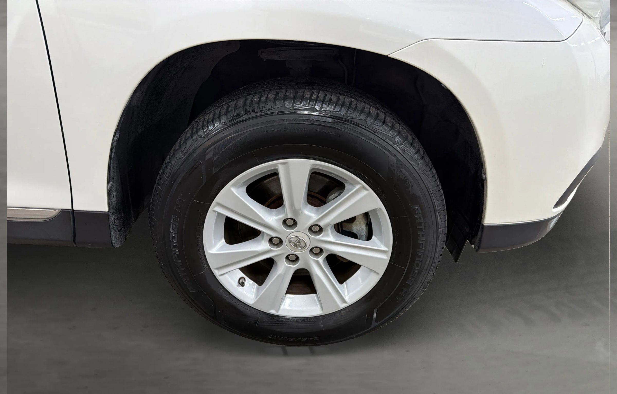 Used 2012 Toyota Highlander FWD image 17