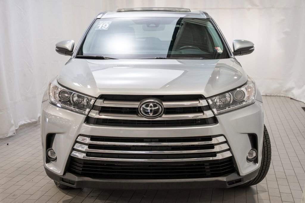Used 2019 Toyota Highlander Limited image 2