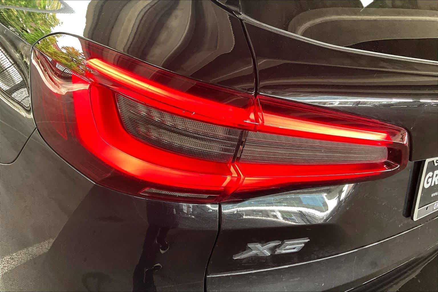 Used 2021 BMW X5 sDrive40i w/ M Sport Package RWD image 27