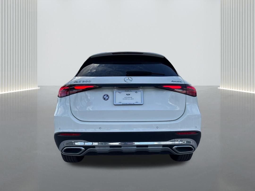 Used 2025 Mercedes-Benz GLC 300 4MATIC image 6