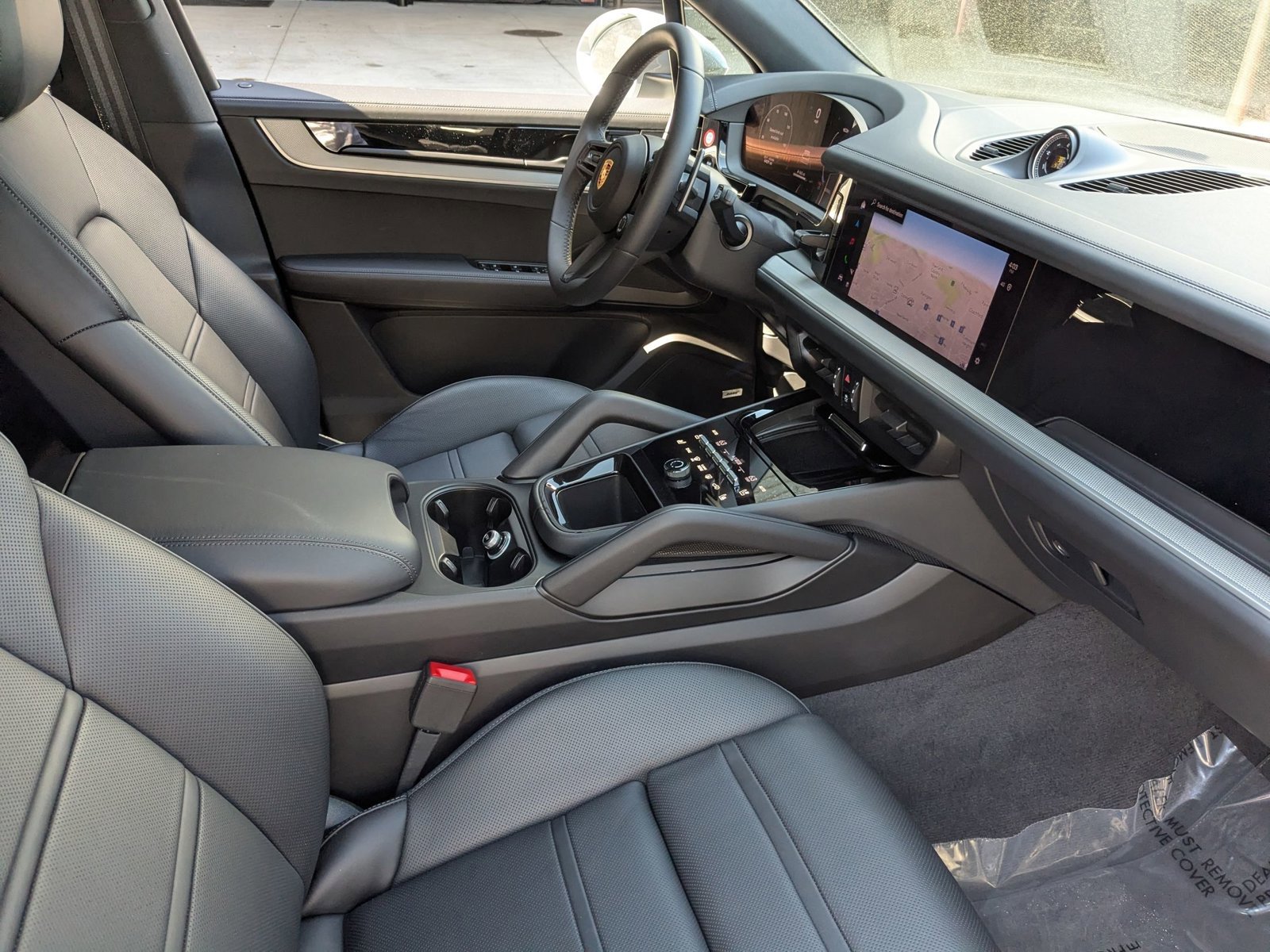 Certified 2025 Porsche Cayenne AWD/4WD image 23